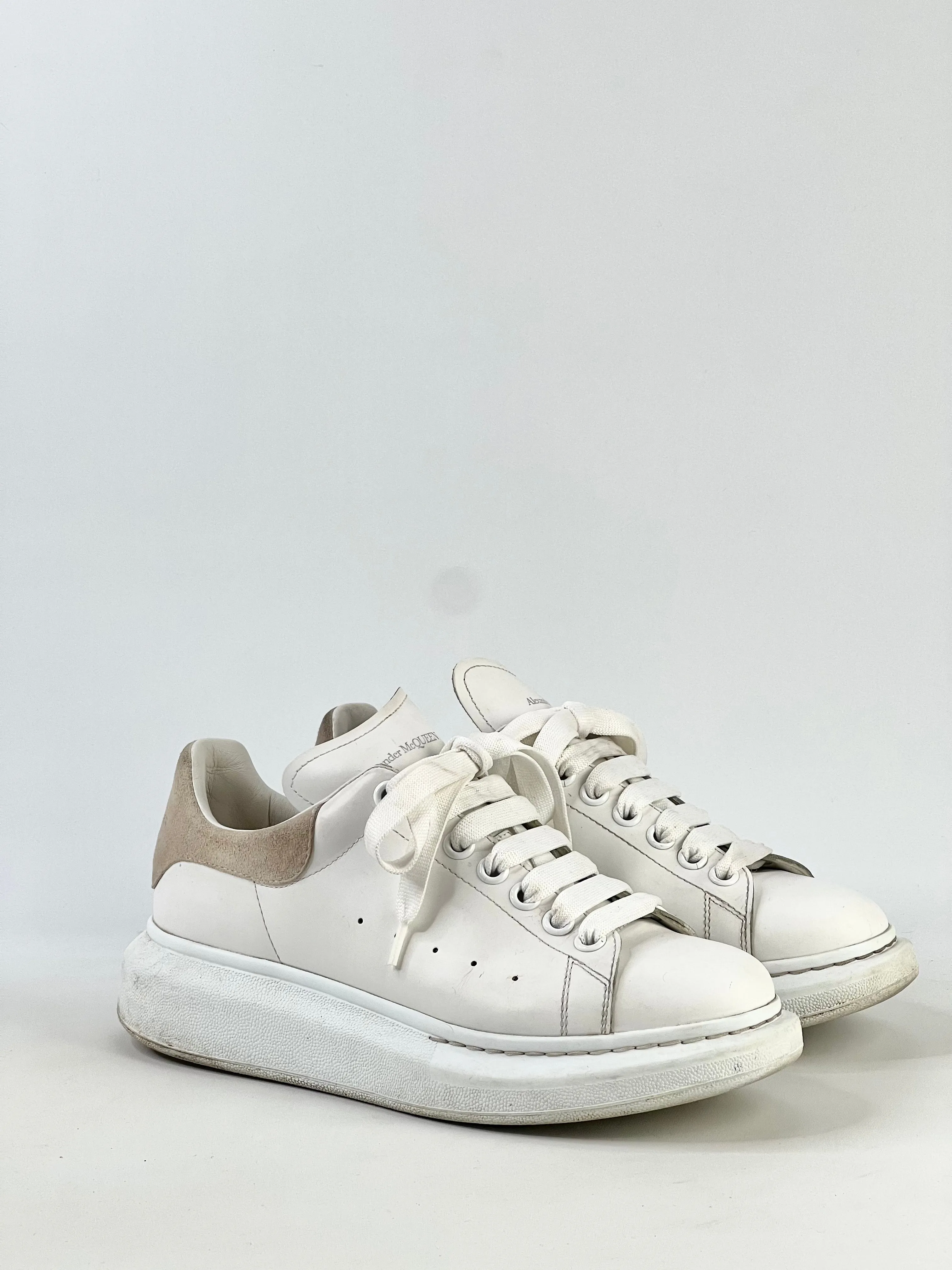 Alexander McQueen White 'Oversize' Leather Sneakers - EU39